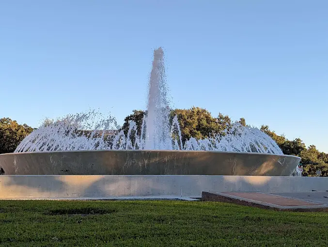 Mecom-Fountain