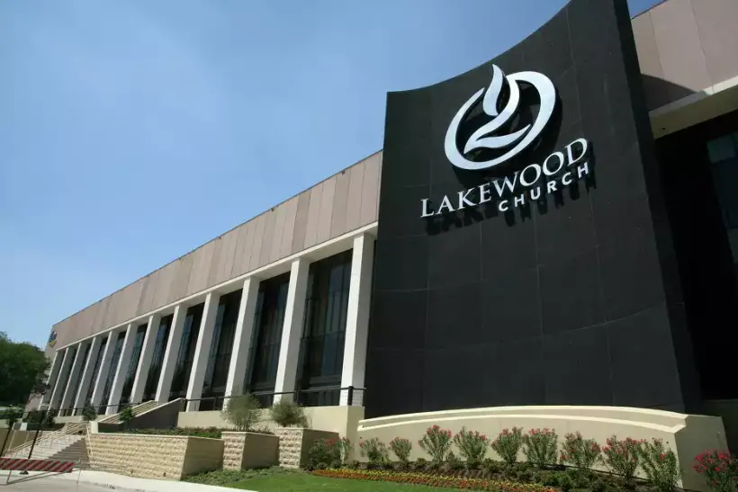 Brave Off-Duty Officers Stopped Lakewood Church  Shooting